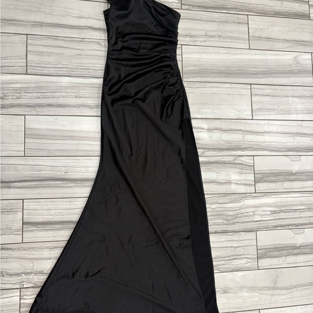 Elegant Black Evening Gown